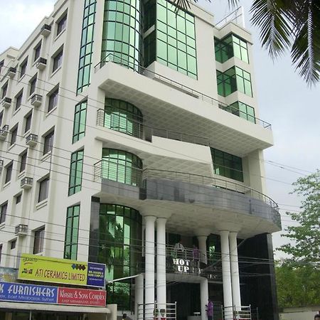 Hotel Supreme Силхет Экстерьер фото